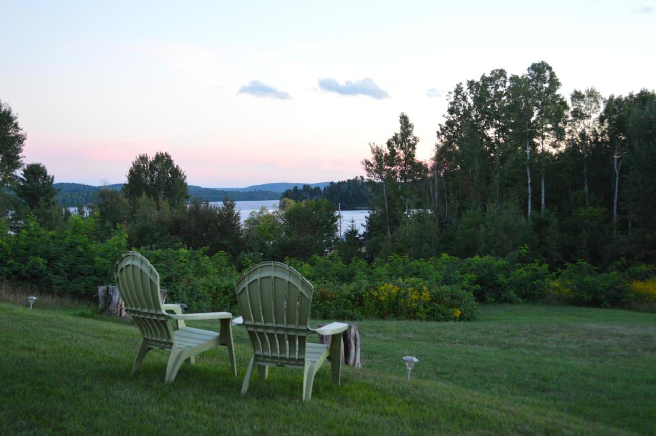 Pinewood Inn Barrys Bay Exterior photo